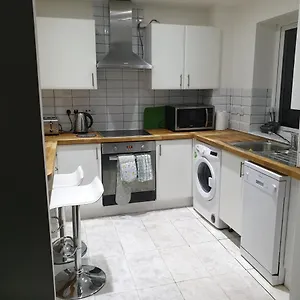Apartment Bramwell Court