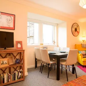  Apartment Altido Lovely For 4 With Free Parking United Kingdom